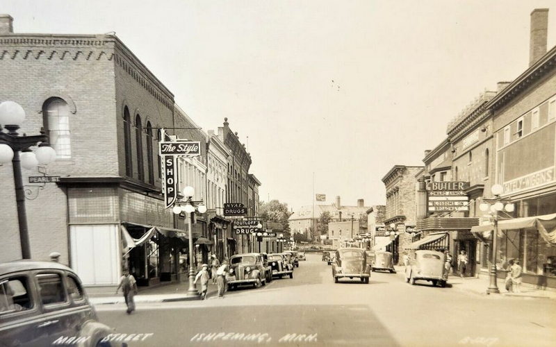 Butler Theatre - Vintage Postcard (newer photo)